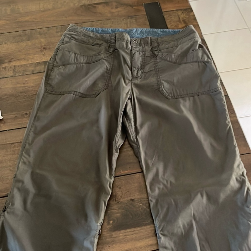 Pre-loved REI Hiking Pants w/Adjustable Length Size 6P Army Green